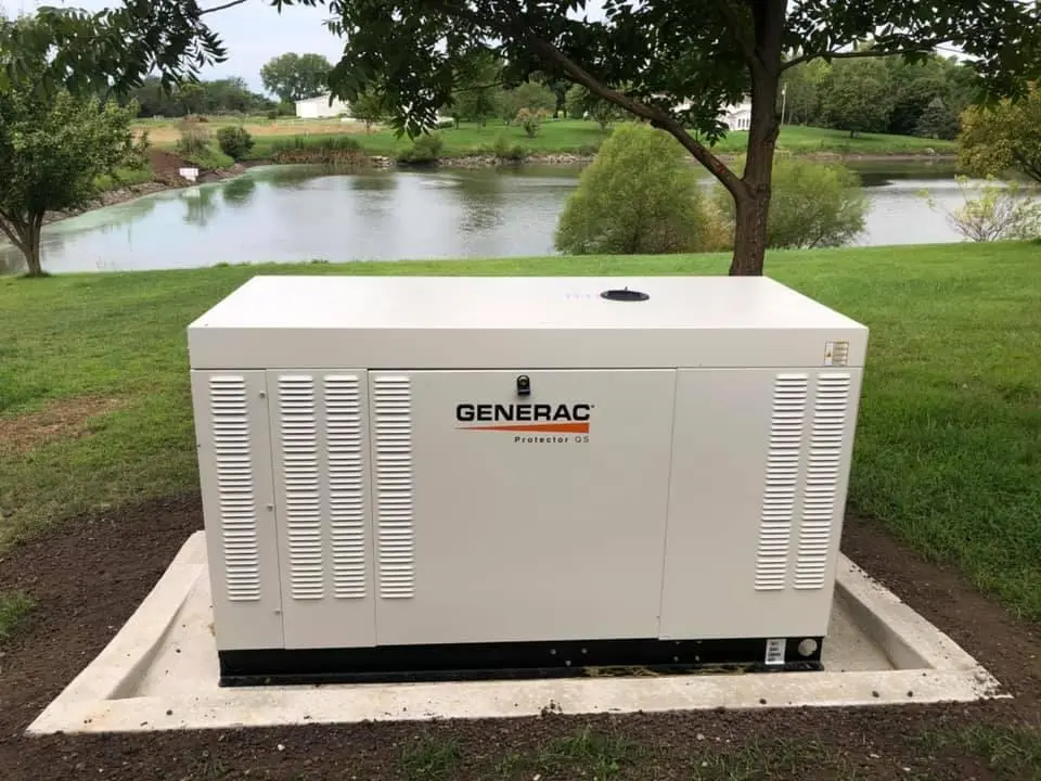 Grupo gerador Generac a gás junto a área residencial